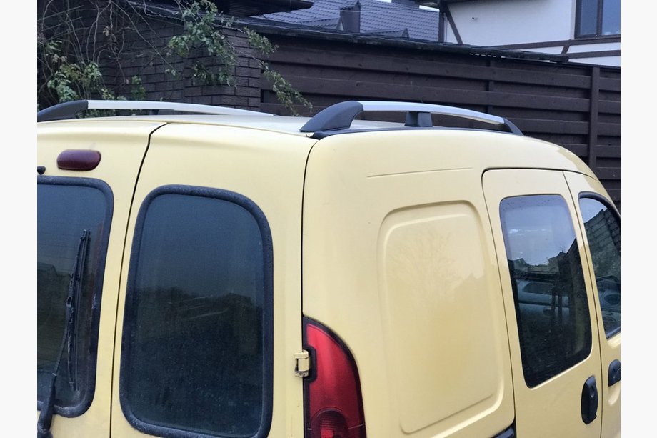 Renault Kangoo 1998–2008 Chromované střešní ližiny Standardní základna, plastové patky Image