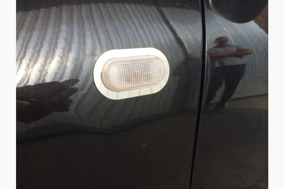 Nissan Qashqai 2007–2010 Nerezové rámečky blinkru (2 ks) Image