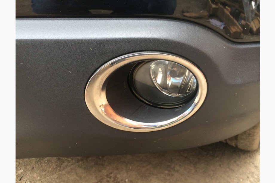 Nissan Qashqai 2007–2010 Chromové kryty rámečků mlhovek (2 ks, nerez) Image