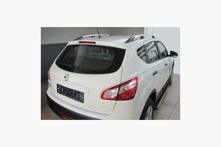 Nissan Qashqai 2007–2010 Střešní ližiny CHROM Pro verzi +2, plastové patky Fotografie 3