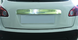 Nissan Qashqai 2007–2010 Nerezová lišta nad SPZ S tlačítkem, OmsaLine – italská nerezová ocel fotografie 2