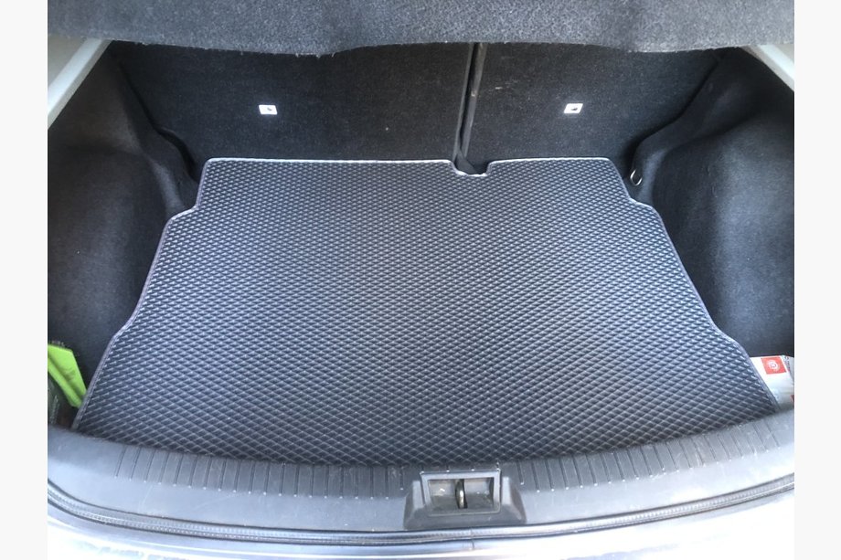 Nissan Qashqai 2010–2014 Koberec do kufru (EVA, černý) Image