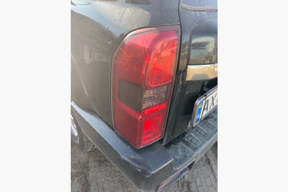 Nissan Patrol Y61 1997–2011 Zadní světlo použité (2004-2008, 1 ks) Image