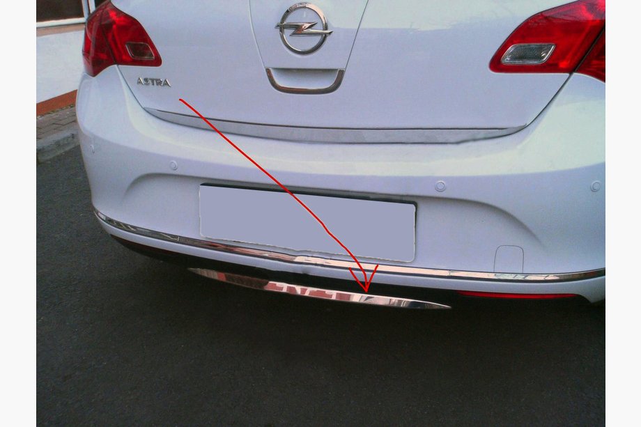 Opel Astra J 2009–2015 Nerezová lišta zadního nárazníku Image