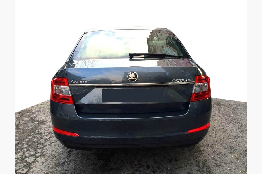 Skoda Octavia III A7 2013–2019 Chromová lišta nad SPZ (nerez) Image