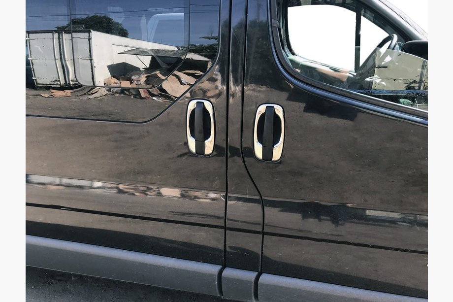 Renault Trafic 2001–2015 Nerezové rámečky kolem klik dveří (4 ks) Image