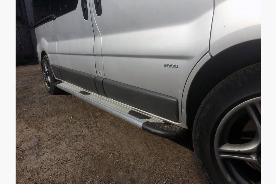 Renault Trafic 2001–2015 Boční nášlapy Bosphorus OLD Grey (2 ks, hliník) Dlouhý rozvor Image