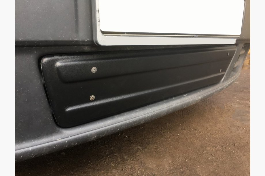 Opel Vivaro 2001–2015 Zimní spodní kryt (pod SPZ) Matná, 2001-2007 Image