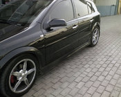 Opel Astra H 2004–2013 Boční prahy HB (k lakování) fotografie 1