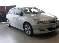 Opel Astra J 2009–2015 Boční prahy HB/SW (k lakování) fotografie 3