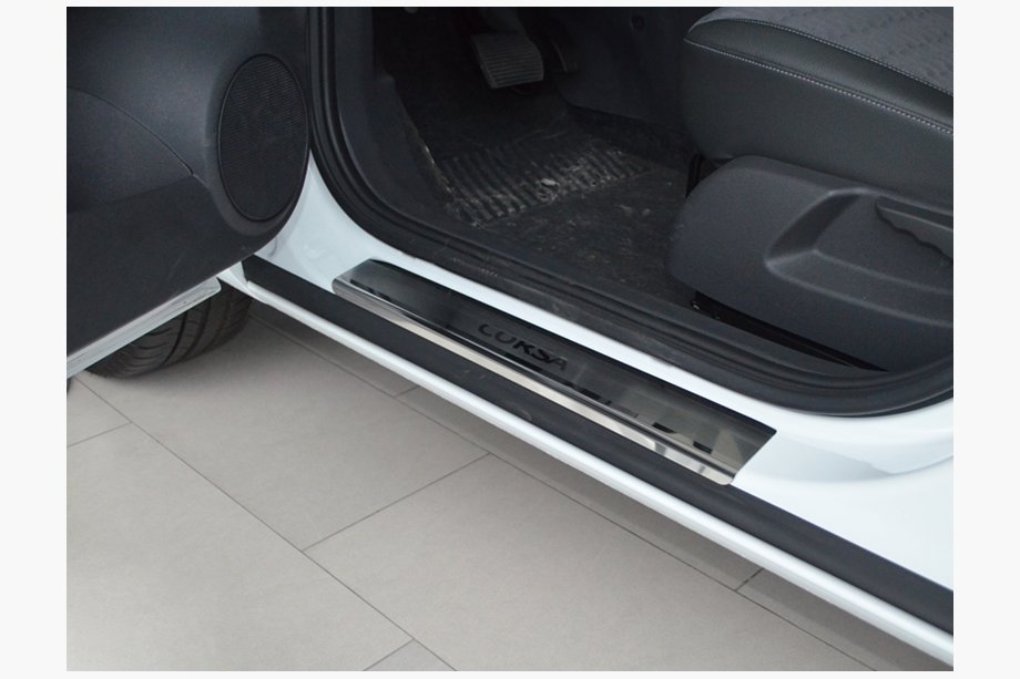 Opel Corsa C 2000–2006 Nerezové kryty prahů Natanika Premium (4 ks) Image
