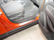 Opel Mokka 2012–2021 Nerezové kryty prahů Nataniko (4 ks, nerez) Standard - páska Lohmann, 0,5 mm fotografie 1