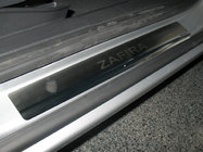 Opel Zafira B 2005–2011 Nerezové kryty prahů Nataniko (4 ks, nerez) Premium – 3M páska, 0,8 mm fotografie 1