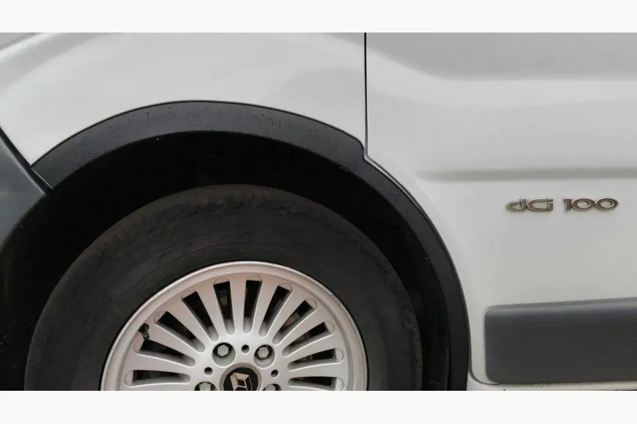 Renault Trafic 2001–2015 Lemy blatníků (4 ks, černé) Fotografie 2