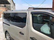Renault Trafic 2015– Chromované střešní ližiny Krátká, plastové patky fotografie 4