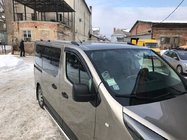 Renault Trafic 2015– Chromované střešní ližiny Krátká, plastové patky fotografie 2