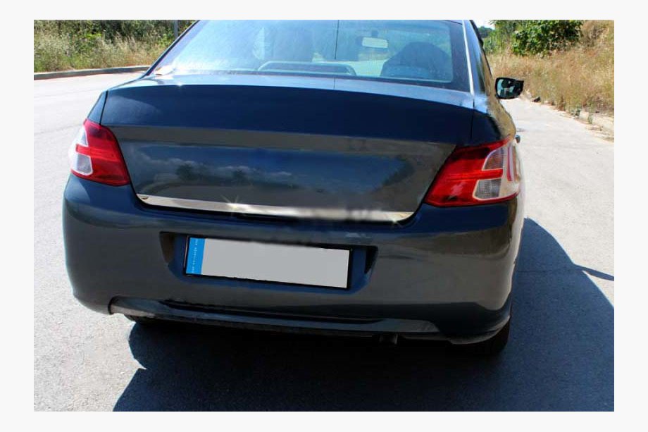 Peugeot 301 2012– Nerezová ochranná lišta na hranu kufru Carmos - turecká ocel Image