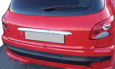 Peugeot 206 1998–2024 Chromová lišta nad SPZ (2004↗, ABS) fotografie 2
