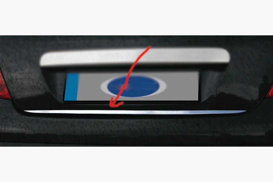 BMW řada 5 E39 1996–2003 Nerezová lišta na hranu víka kufru Image