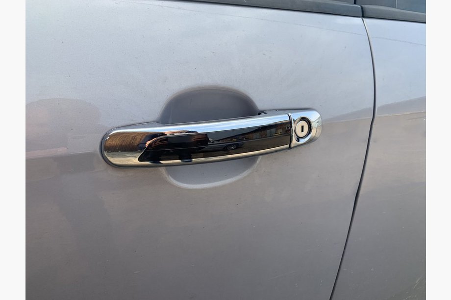 Ford Kuga 2008–2013 Kryty klik s černým proužkem (4 ks, ABS) Image