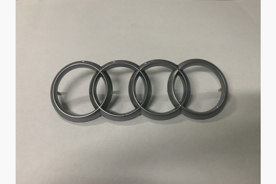 Audi A3 2012–2020 Emblém na motor (originál) Image