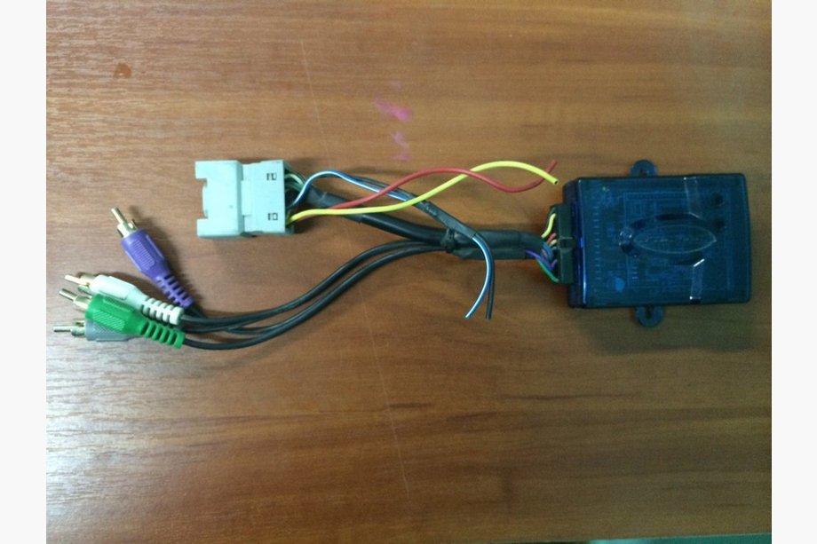 Toyota Highlander 2008–2013 Adaptér zesilovače Scosche TA07SR (použité) Image