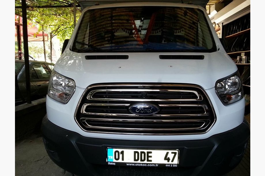 Ford Transit 2014– Nerezové lišty na masku chladiče (2014-2018, 3 ks) Fotografie 7