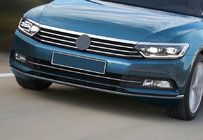 Volkswagen Passat B8 2015–2023 Chromové lišty na přední nárazník (2015-2018, 3 ks, nerez) fotografie 6