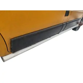 Boční plastové prahy (krátký rozvor, 2 ks, k lakování) Nissan Primastar 2002–2014 fotografie 1