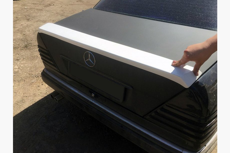 Mercedes E-Class W124 1984–1997 Spoiler (k lakování) Image