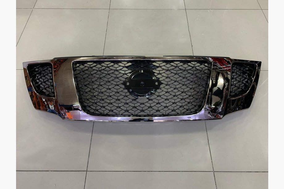 Nissan Patrol Y62 2010–2024 Přední maska Nismo 2010-2020 Image