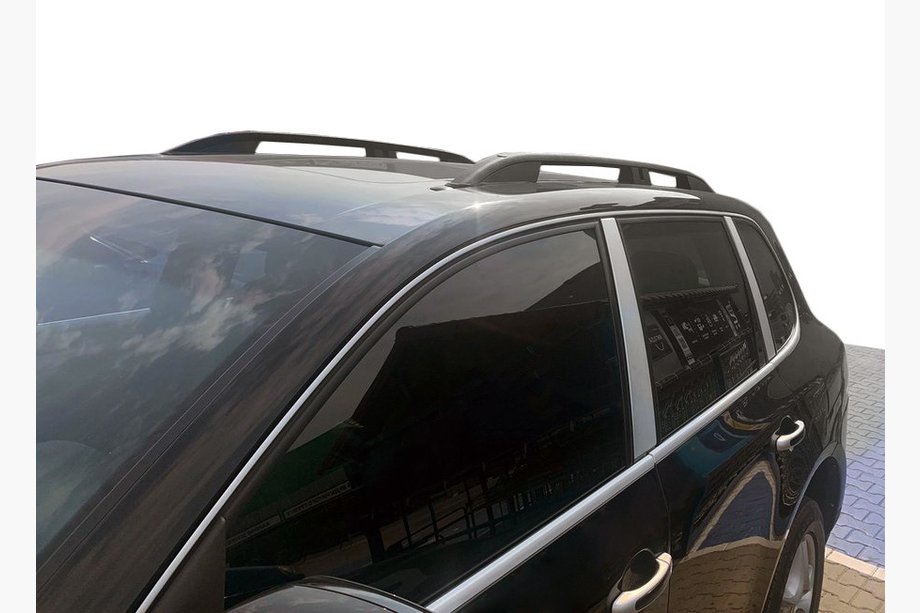 Volkswagen Touareg 2002–2010 Střešní ližiny Skyport (matná černá) Fotografie 1
