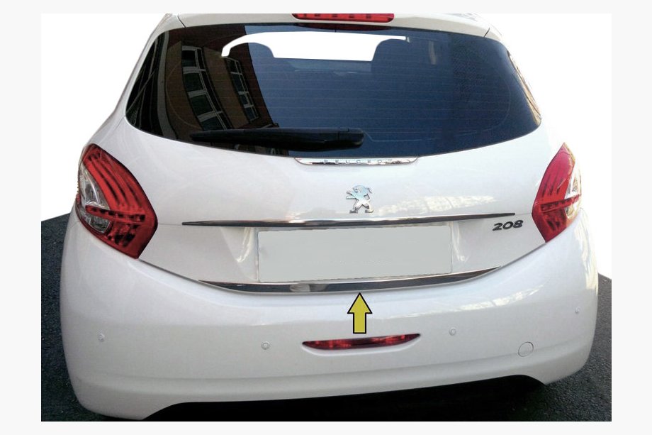 Peugeot 208 2012–2019 Nerezová lišta na hranu víka kufru Image