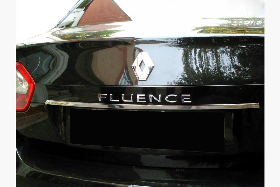 Renault Fluence 2009–2016 Nerezová lišta nad SPZ Image
