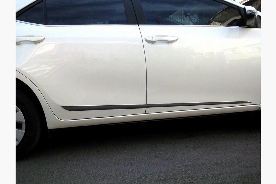 Toyota Corolla 2013–2019 Lišty dveří (nerez) Image