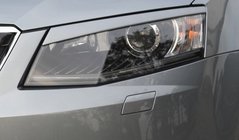 Skoda Octavia III A7 2013–2019 NOVINKA!!! Mračítka na světlomety (2 ks, k lakování) fotografie 1