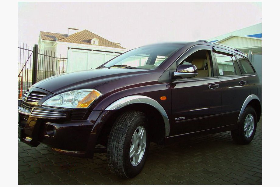 SsangYong Kyron 2005–2014 Boční chromové lišty lemů blatníků Image