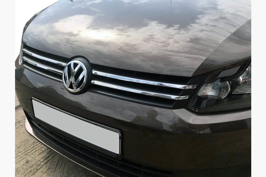 Volkswagen Caddy 2010–2015 Chromové lišty na masku (úzký model) Image