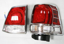 Toyota Land Cruiser 200 2007–2021 Chromované kryty zadních světel (2008-2012, 4 ks, plast) fotografie 1