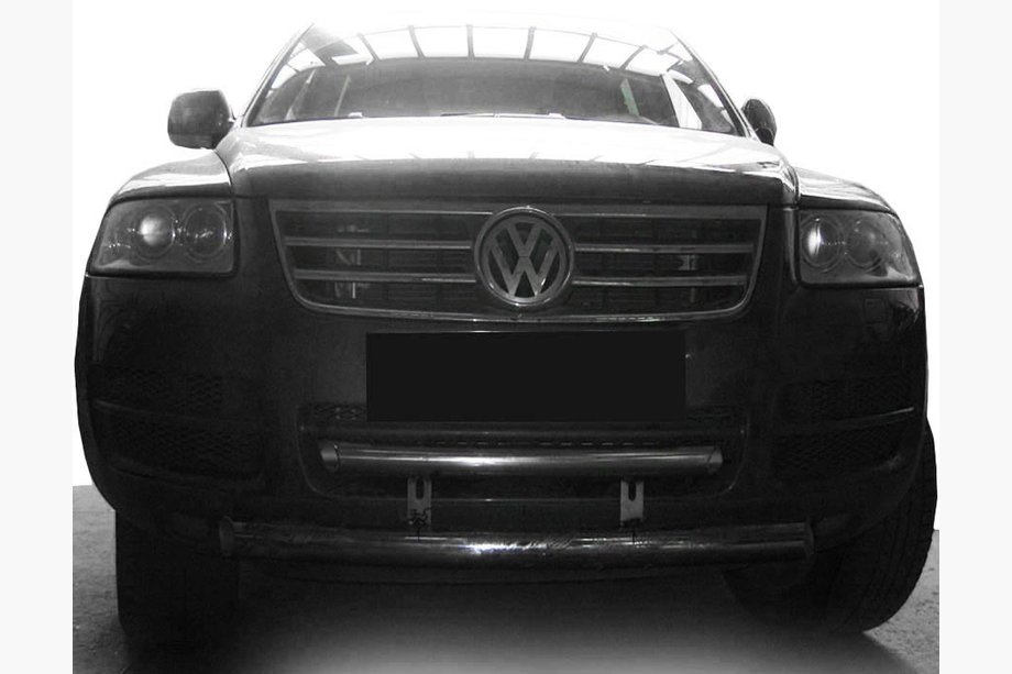 Volkswagen Touareg 2002–2010 Přední ochranný rám (bullbar) ST013 (nerez) Fotografie 1