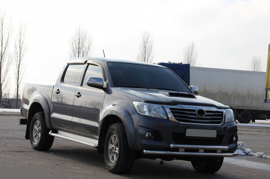 Toyota Hilux 2006–2015 Přední ochranný rám ST014 (nerez) Fotografie 4