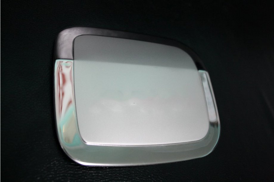 Toyota Rav 4 2001–2005 Nerezový kryt víčka nádrže (nerez) Image