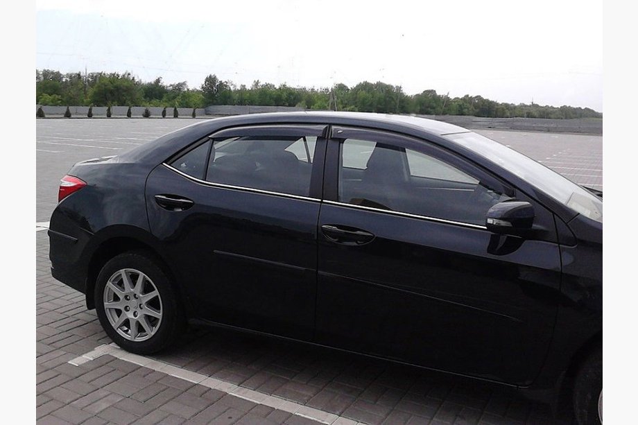 Toyota Corolla 2013–2019 Deflektory oken (4 ks, Cobra) Image