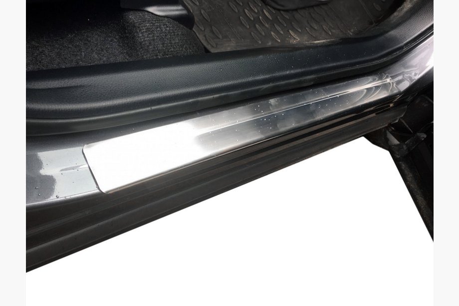 Toyota Rav 4 2013–2018 Nerezové kryty prahů OmsaLine (4 ks, nerez) Image