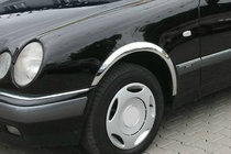 Mercedes třída E W210 1995–2002 Nerezové lišty na lemy blatníků (4 ks) fotografie 1