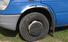 Volkswagen LT 1995–2006 Nerezové lišty na lemy blatníků (4 ks) fotografie 1