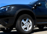 Renault Duster 2008–2017 Kryty lemů blatníků (4 ks, černý kov) Matná černá fotografie 1