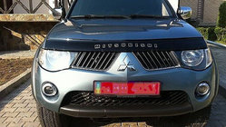 Mitsubishi L200 2006–2015 Deflektor kapoty (VIP) fotografie 1