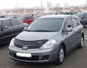 Nissan Tiida 2004–2011 Deflektor kapoty (VIP) fotografie 1