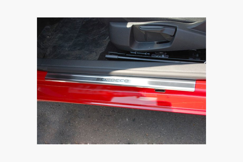 Volkswagen Scirocco 2008–2017 Nerezové kryty prahů Natanika Premium (2 ks) Image